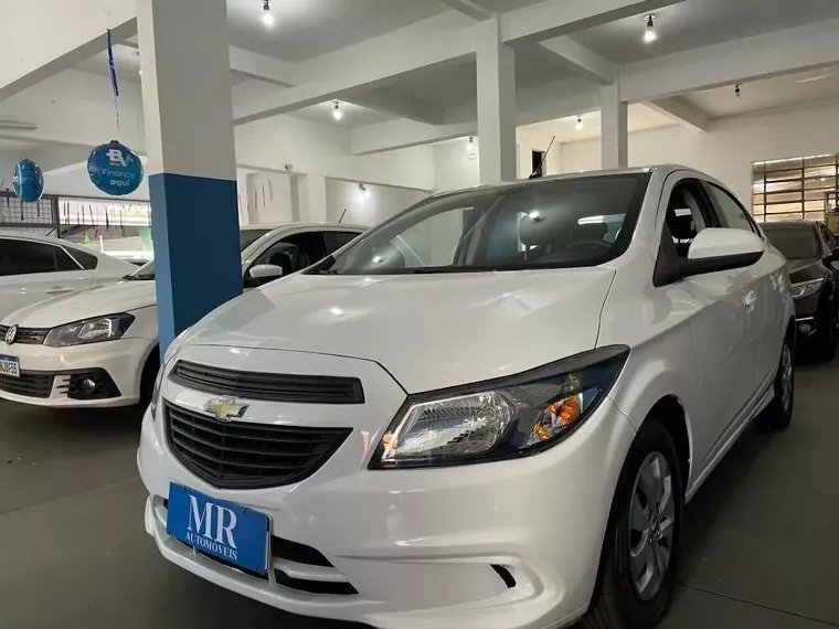 Chevrolet Onix Branco 2