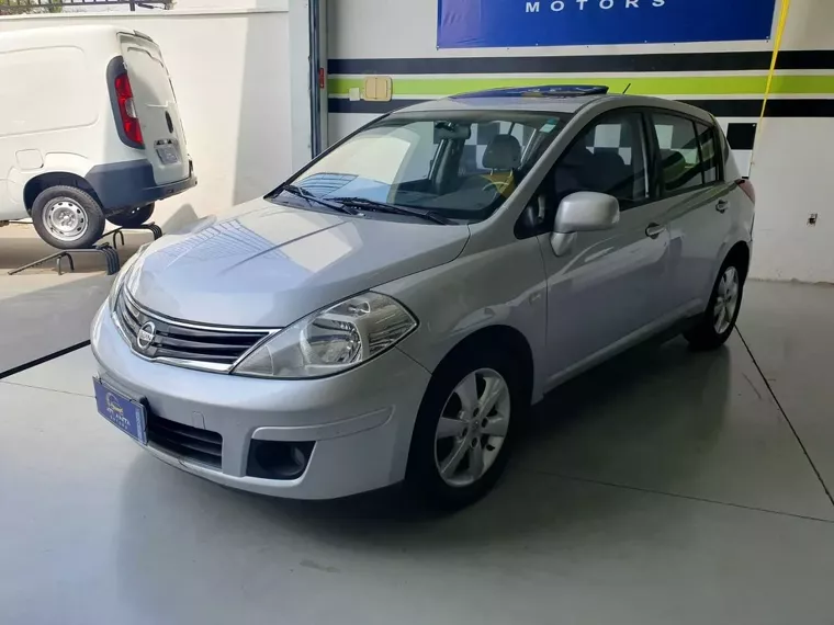 Nissan Tiida Prata 3