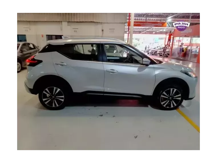 Nissan Kicks Prata 4