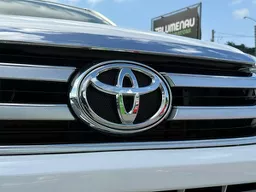 Toyota Hilux SW4