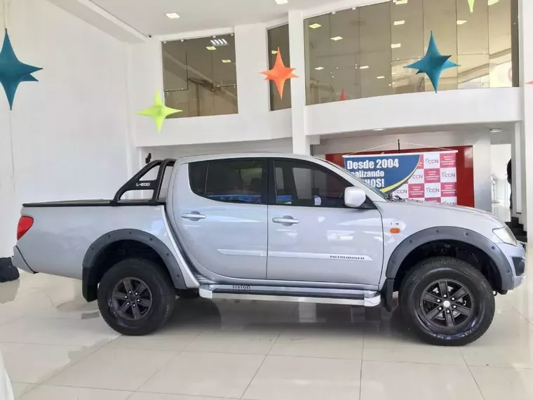 Mitsubishi L200 Triton Prata 6