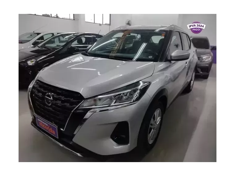 Nissan Kicks Prata 8