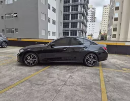 BMW 320i
