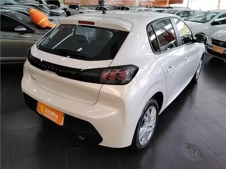 Peugeot 208 Branco 15