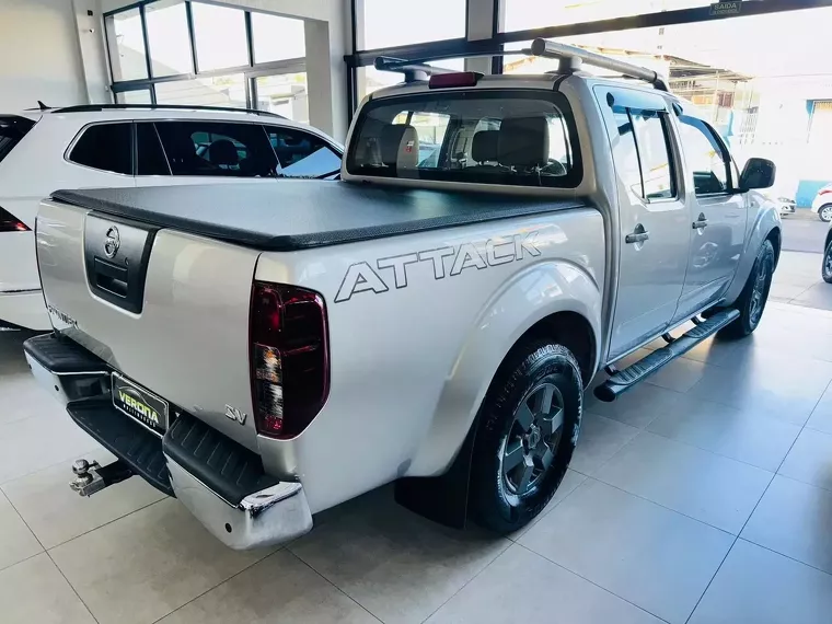 Nissan Frontier Prata 5