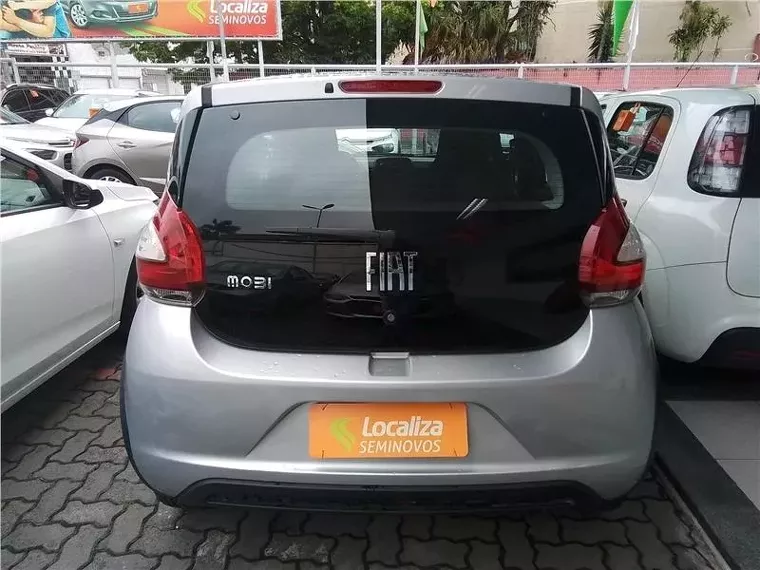 Fiat Mobi Prata 4