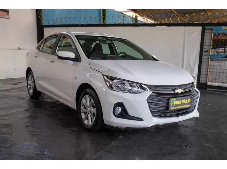 Chevrolet Onix Branco 3