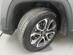Jeep Commander