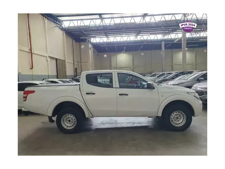 Mitsubishi L200 Branco 2