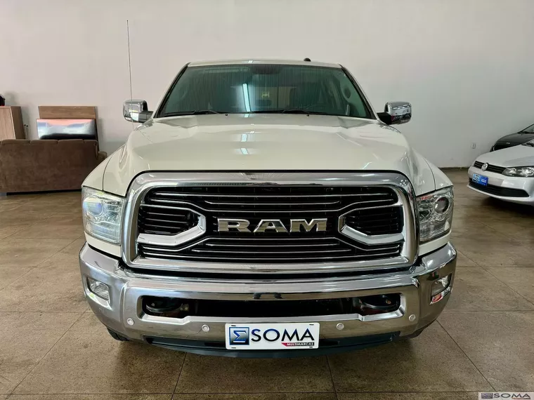 RAM 2500 Branco 3