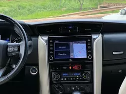 Toyota Hilux SW4