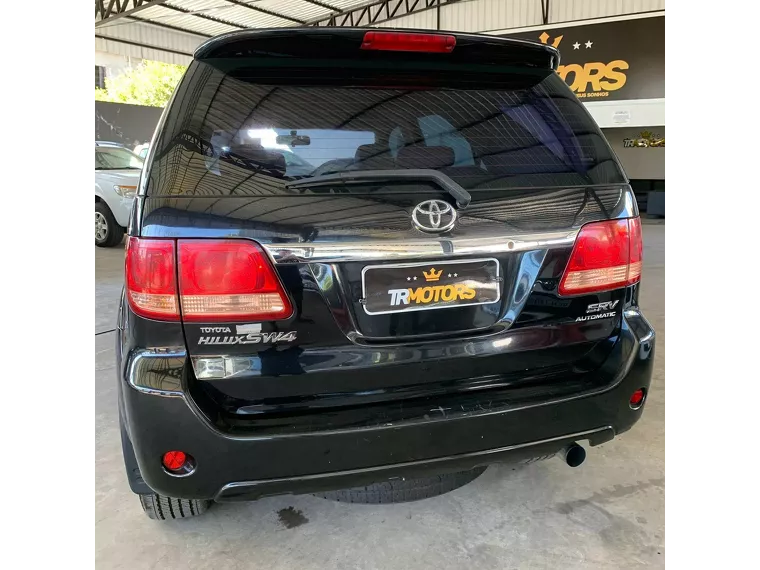 Toyota Hilux SW4 Preto 13