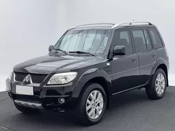 Mitsubishi Pajero TR4