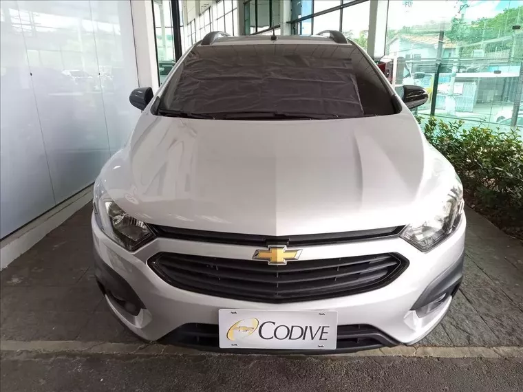 Chevrolet Onix Prata 5