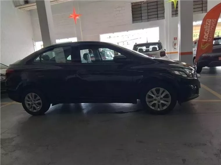 Chevrolet Onix Preto 5