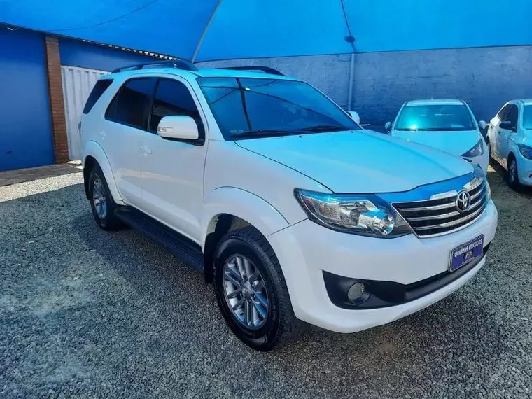 Toyota Hilux SW4 Branco 1