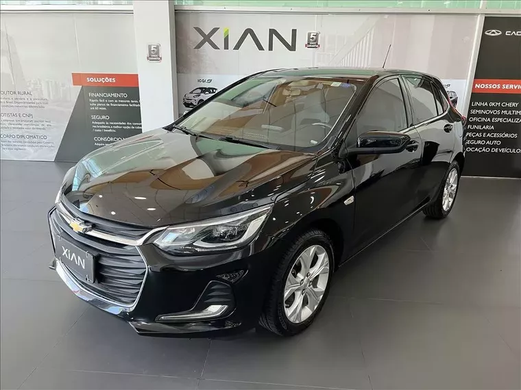 Chevrolet Onix Preto 11