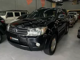 Toyota Hilux SW4
