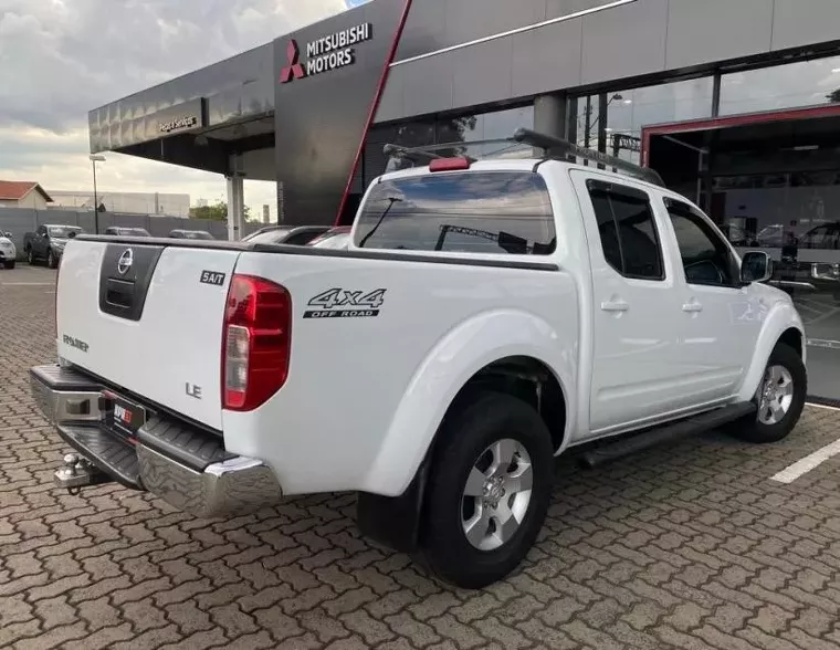 Nissan Frontier Branco 9