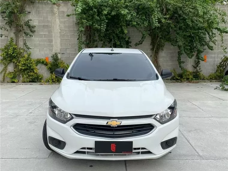 Chevrolet Onix Branco 11