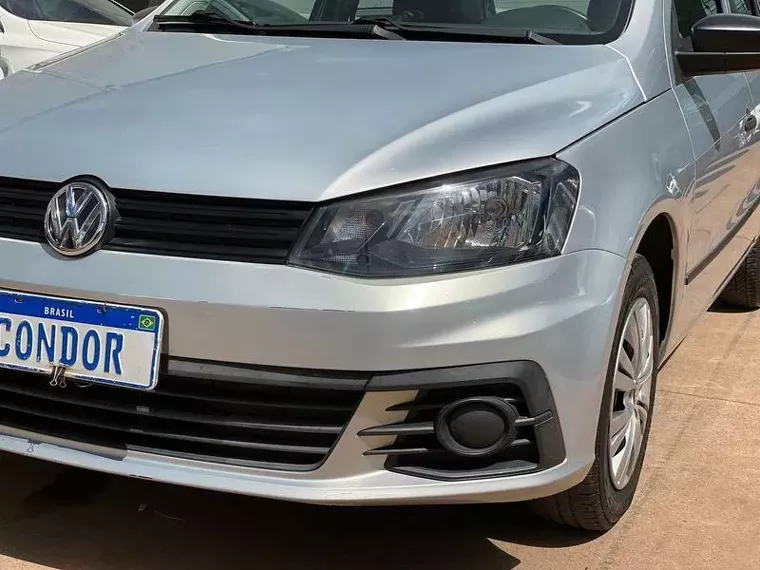 Volkswagen Gol Prata 1