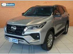 Toyota Hilux SW4