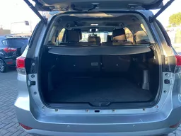 Toyota Hilux SW4