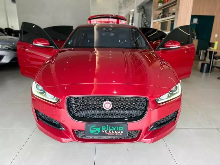 Jaguar XE Vermelho 7