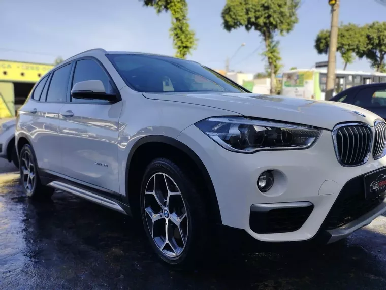 BMW X1 Branco 4