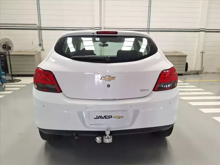 Chevrolet Onix Branco 1