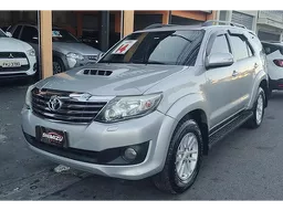 Toyota Hilux SW4