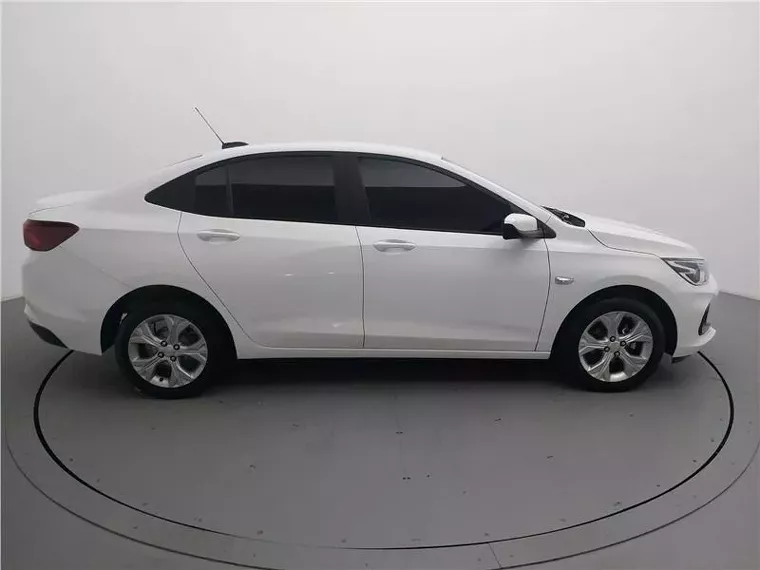 Chevrolet Onix Branco 15