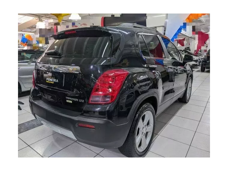 Chevrolet Tracker Preto 8