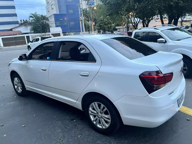 Chevrolet Cobalt Branco 11