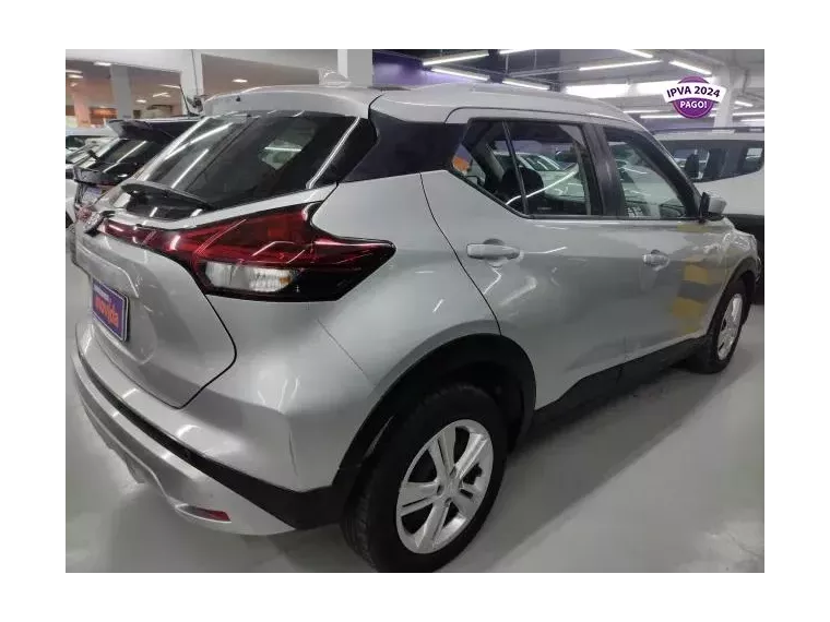 Nissan Kicks Prata 6