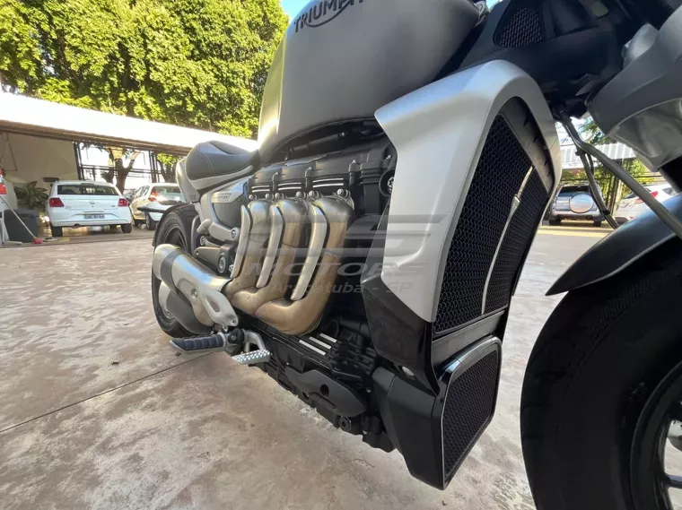 Triumph Rocket III Prata 20