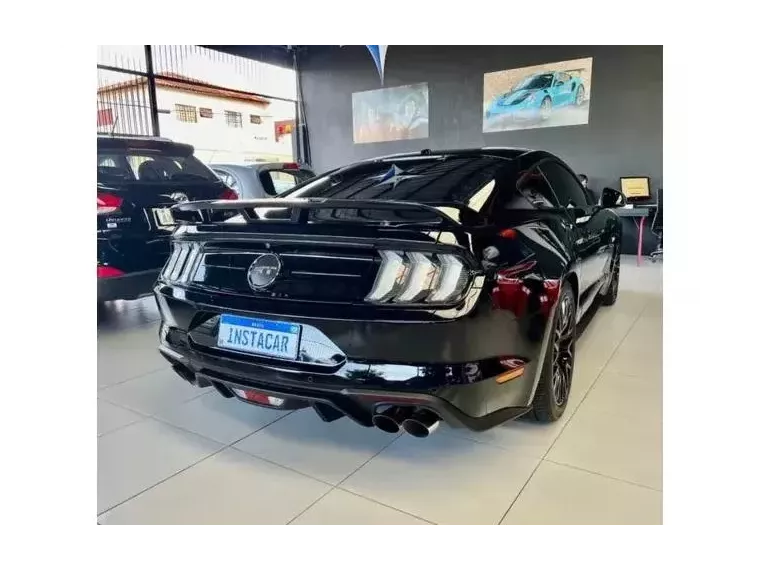 Ford Mustang Preto 9