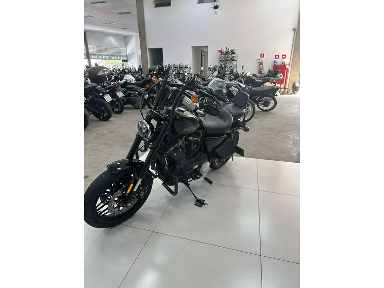 Harley-Davidson Sportster 1200 Preto 11