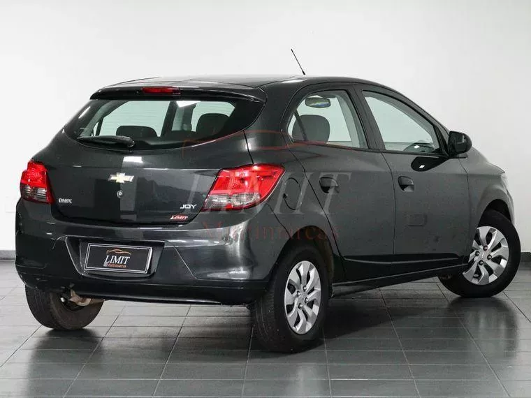 Chevrolet Onix Cinza 7