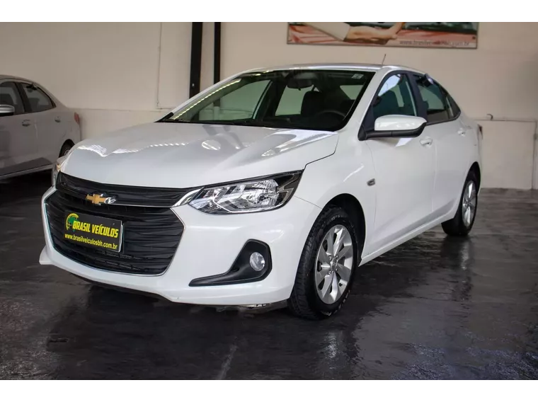 Chevrolet Onix Branco 1