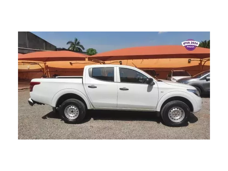 Mitsubishi L200 Branco 1