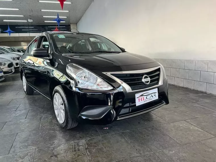 Nissan Versa Preto 4