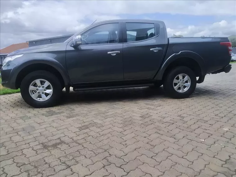 Mitsubishi L200 Triton Cinza 8