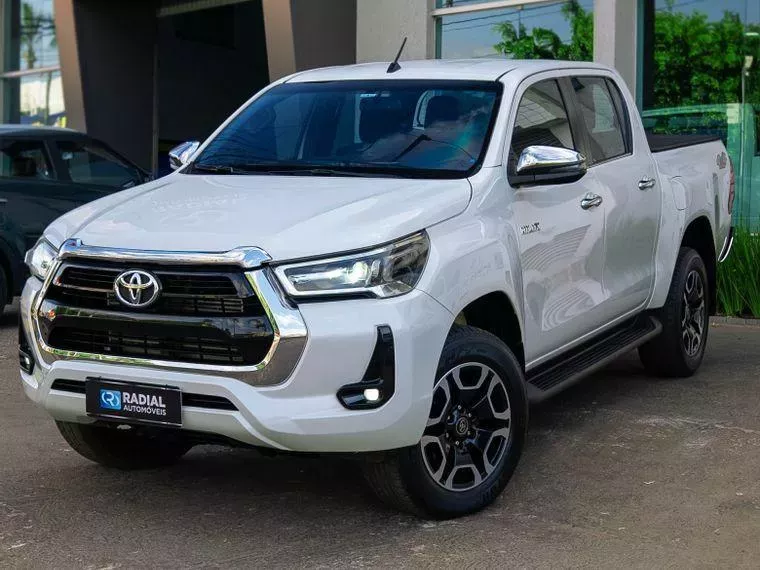 Toyota Hilux Branco 7