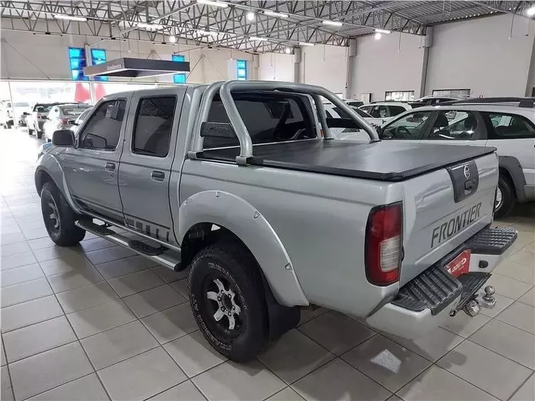 Nissan Frontier Prata 10