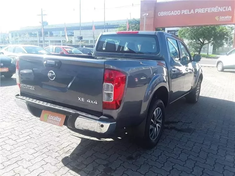 Nissan Frontier Cinza 2