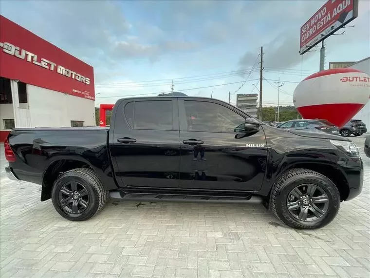 Toyota Hilux Preto 4