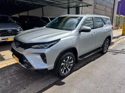 Toyota Hilux SW4