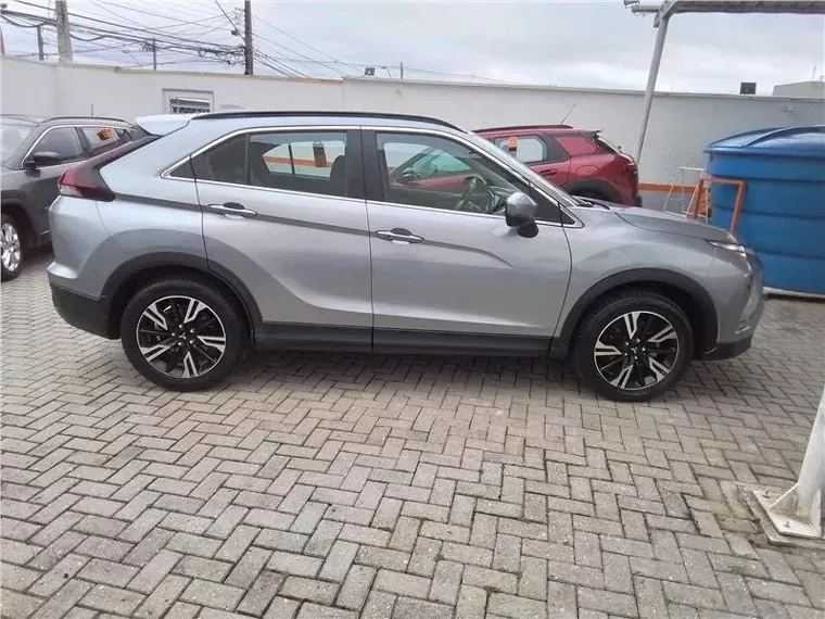 Mitsubishi Eclipse Cross Prata 16