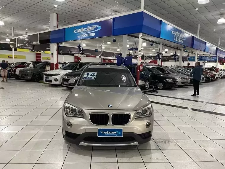 BMW X1 Prata 14